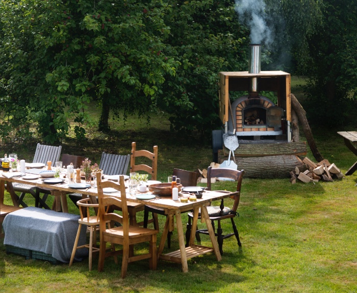 pizza party outdoors