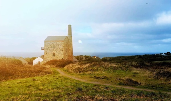 tin mine atop a bare coastline in cornwall no trees